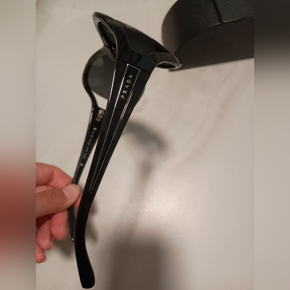 PradaPlastic Oversize Sunglasses Black - Picture 5 of 16